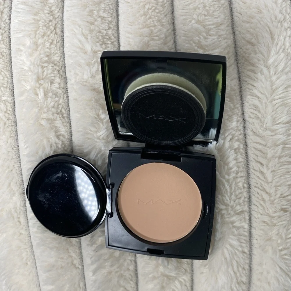 The Maximum Max Press Powder Color: Natural Beige MAX 803